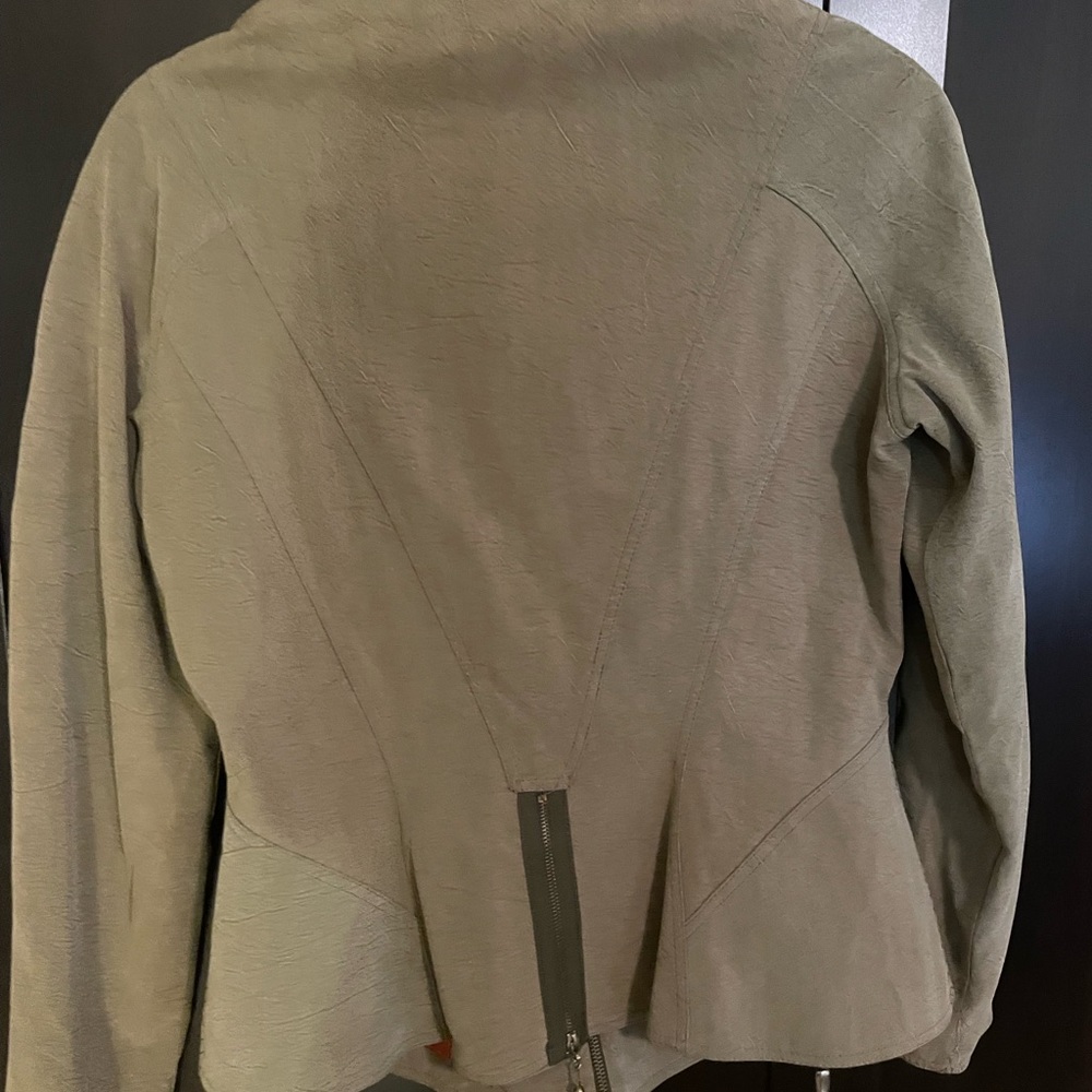 Women’s jacket - Picture 8 of 9